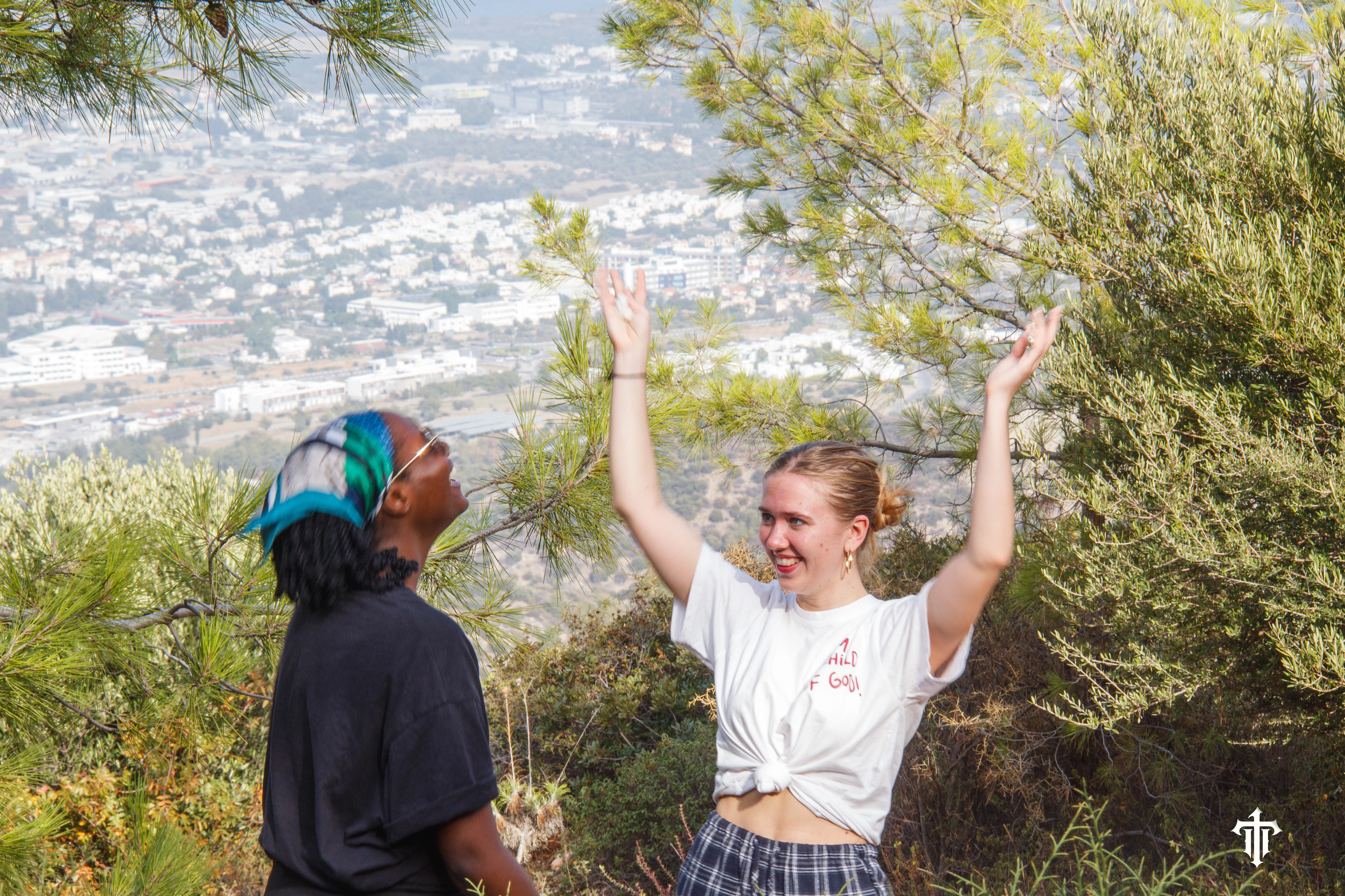 Mindful Hub community on a mindful hike outdoors